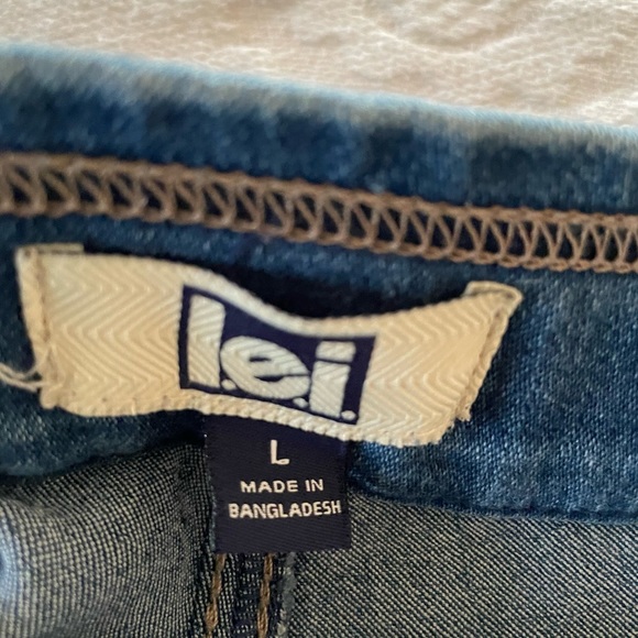 l.e.i. Pull-on Jeans sz L - Picture 3 of 8